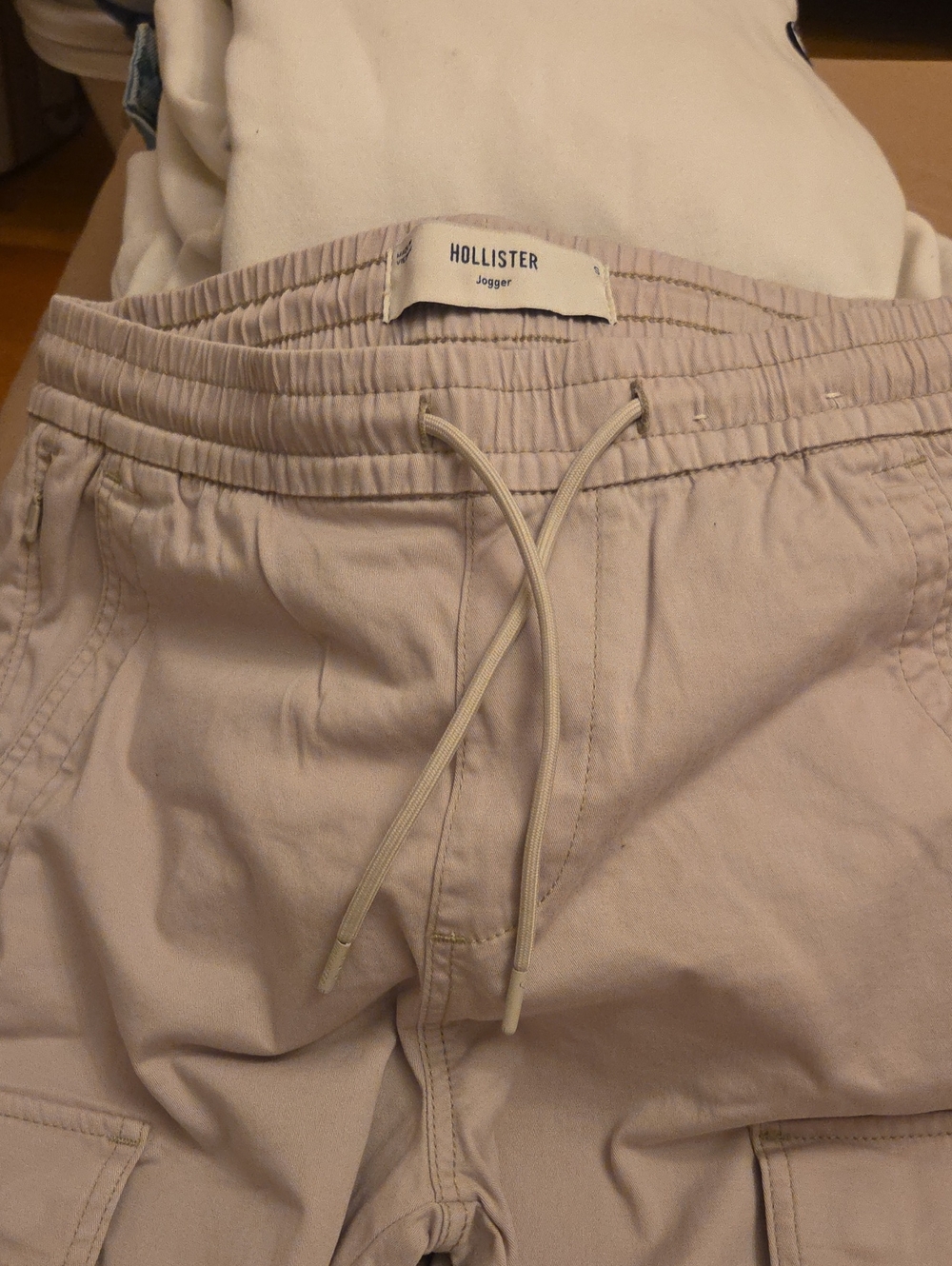 Hollister Men's Light Beige Drawstring Joggers